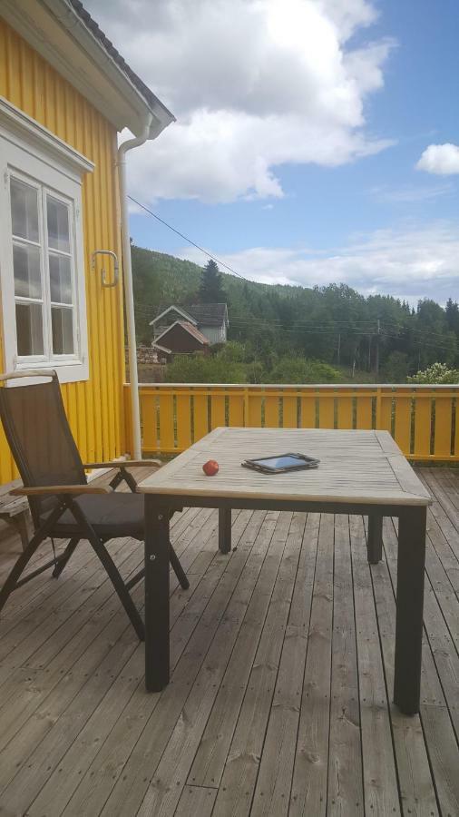 Det Gule Huset Hurdal Buitenkant foto